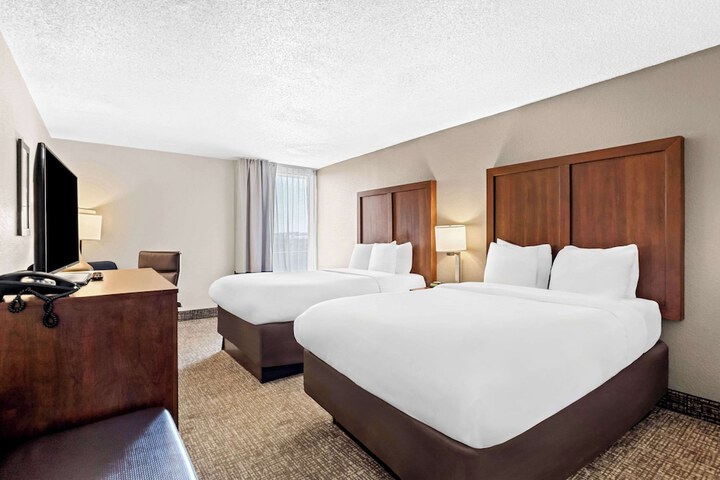 2 Double Beds (2 of 6)