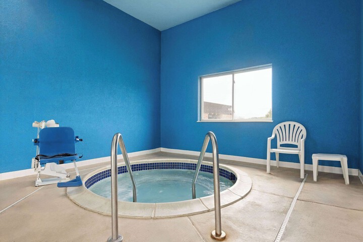 Pool 10 of 20