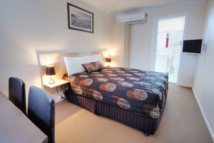 Room 4 of 52