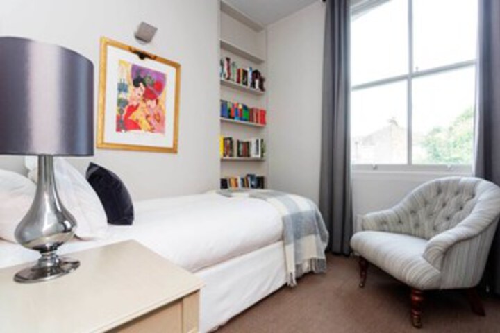 Room 14 of 24
