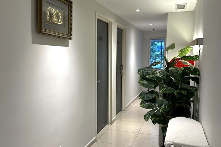 Room 25 of 28