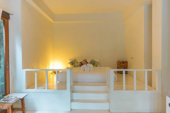 Room 105 of 262