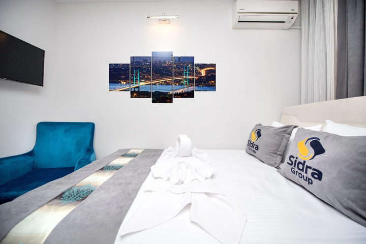 Room 2 of 9