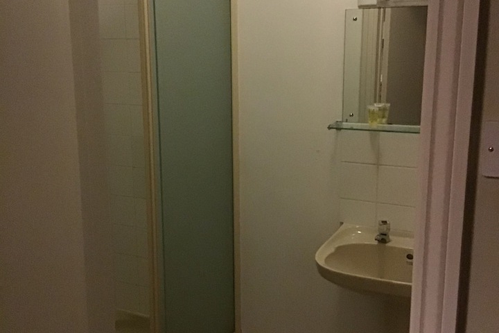 Room 7 of 9