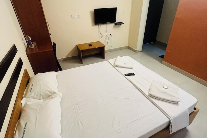 Room 7 of 17