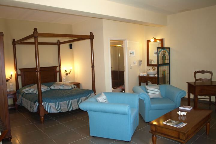 Room 4 of 38