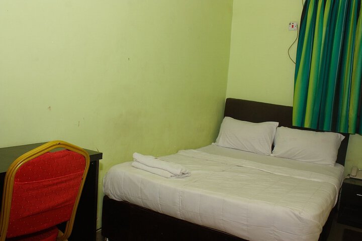 Room 4 of 35