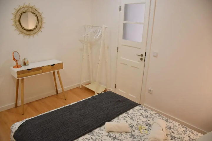 Room 2 of 18