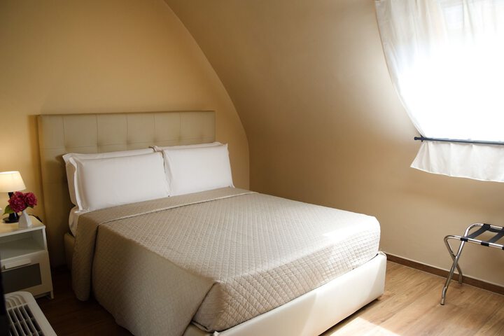 Room 15 of 25