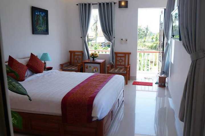 Room 4 of 53