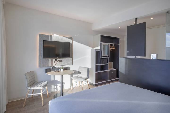 Room 10 of 105