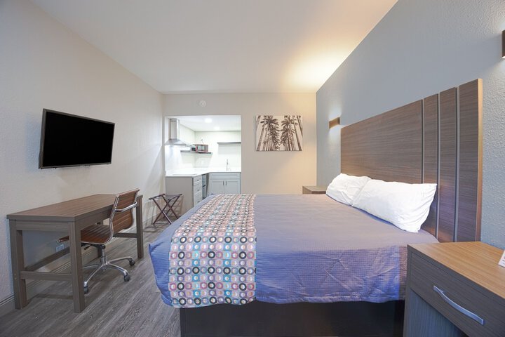 1 King Bed with Kitchenette (55 of 68)