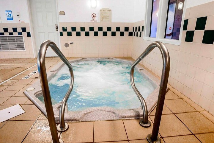 Pools & Facilities
