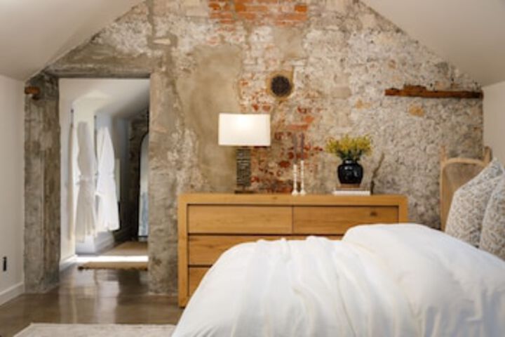 Room 28 of 312