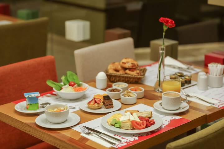 Breakfast/Coffee Service 76 of 133