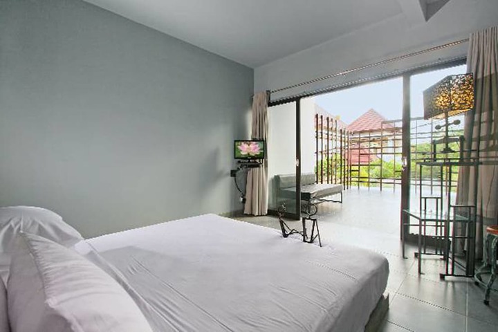 Room 10 of 22