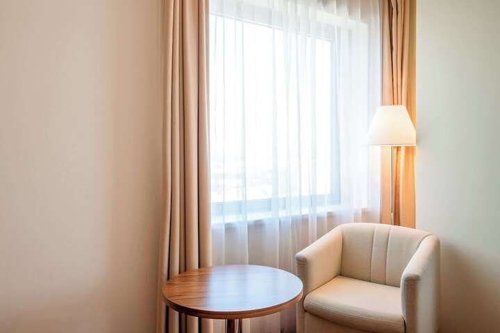 Room 15 of 83