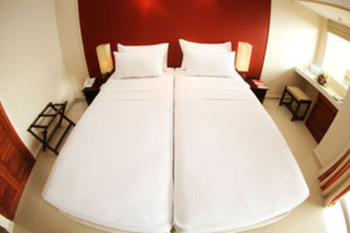 Room 8 of 24