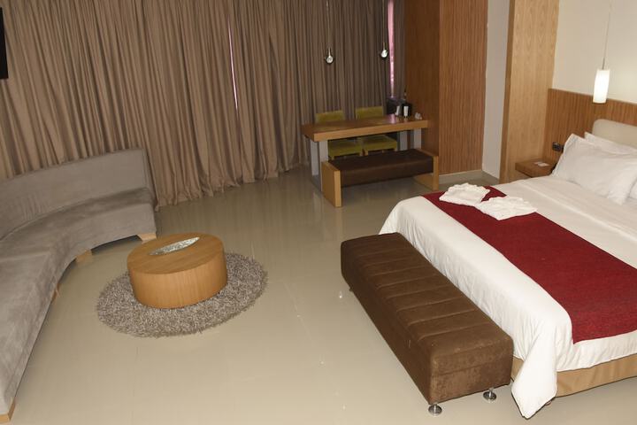 Room 18 of 105