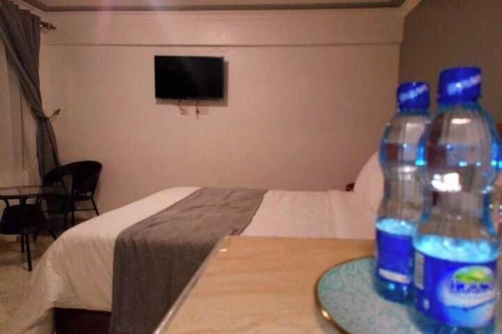 Room 16 of 28