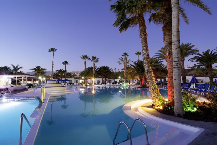 Pool Hotel