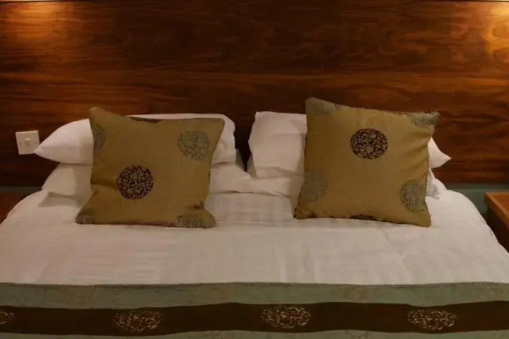 Room 3 of 8