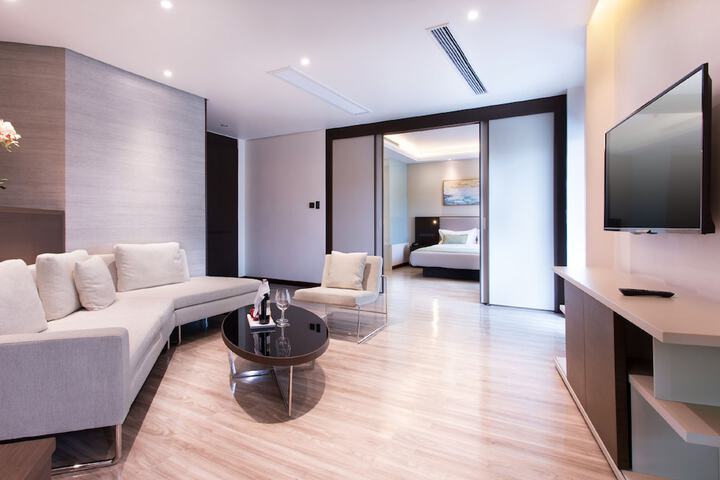 Room 13 of 45