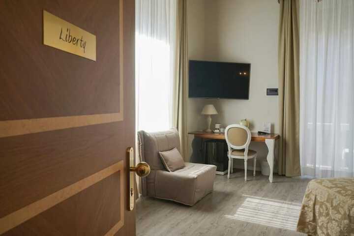 Room 12 of 61