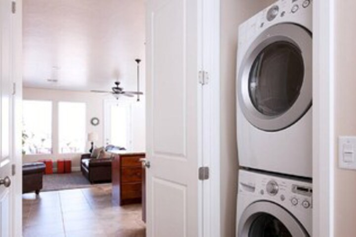 Laundry 21 of 48