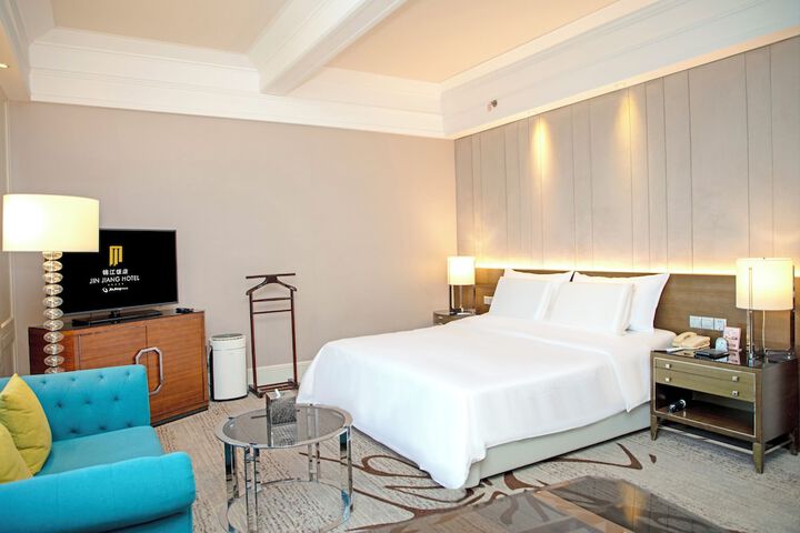 Room 34 of 76