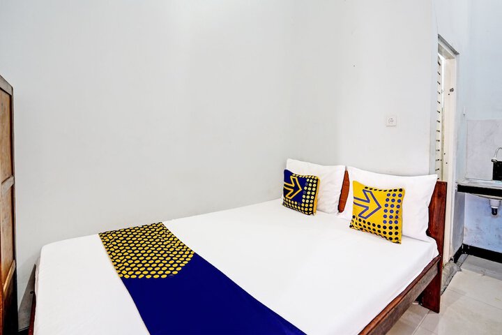 Room 2 of 13