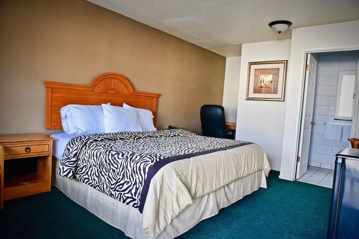 Room 9 of 30