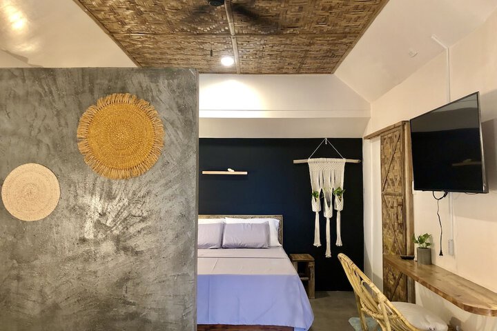 Room 27 of 203