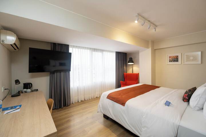 Room 54 of 104