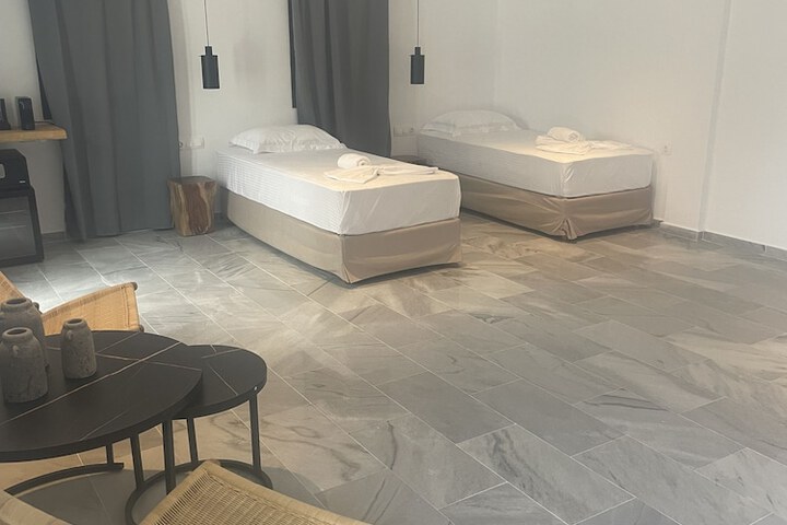 Room 9 of 50