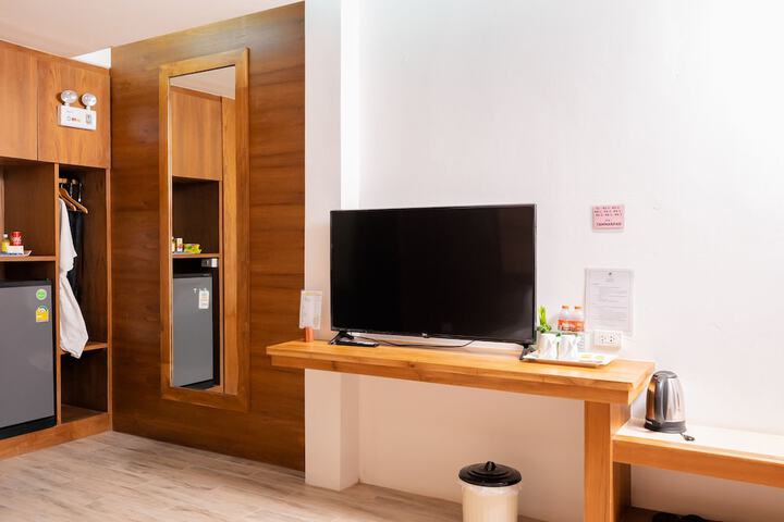 Room 8 of 82