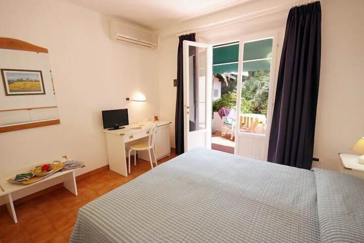 Room 15 of 110