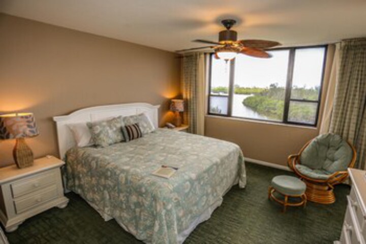 Room 73 of 77
