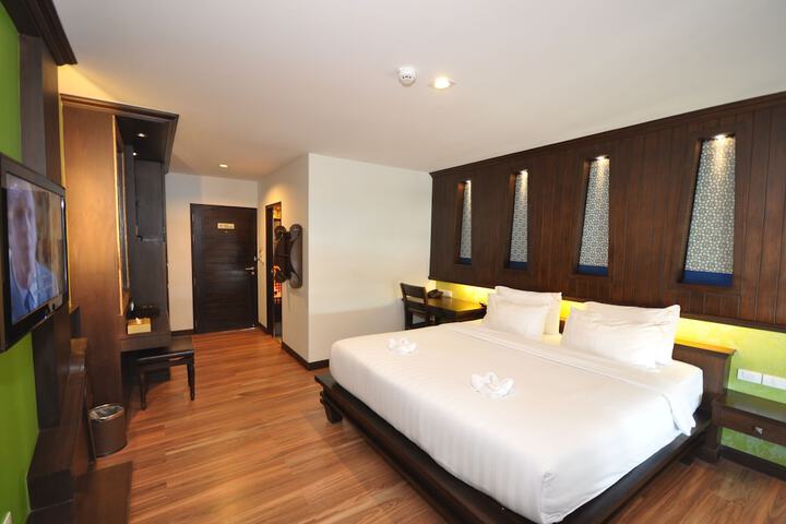 Room 10 of 83