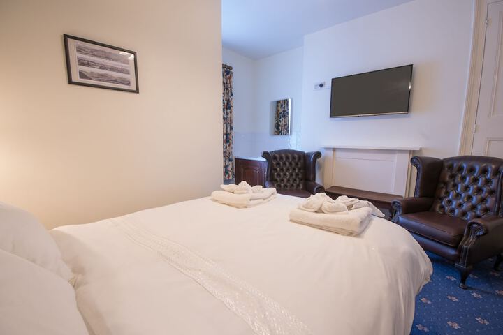 Room 10 of 72
