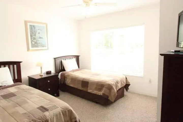 Room 5 of 18