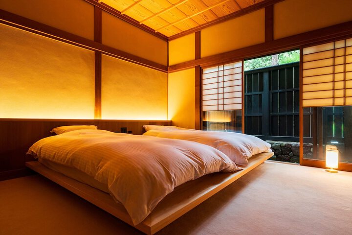 Room 28 of 83