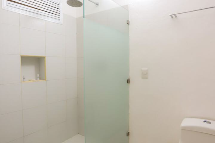 Room 25 of 37