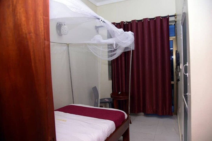 Room 11 of 69