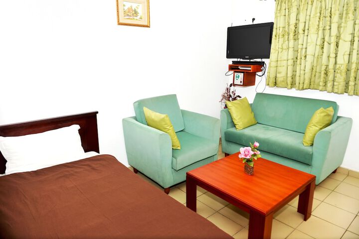 Room 18 of 25