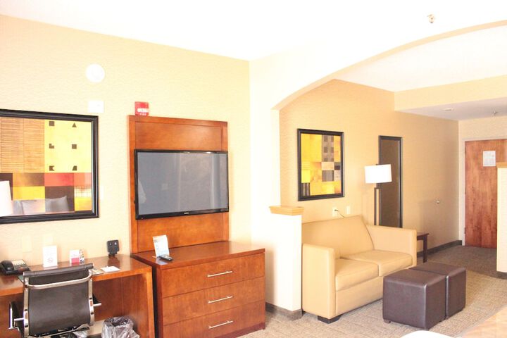 Suite 2 Queen Beds (35 of 51)