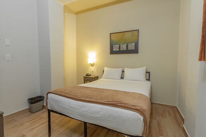 Room 3 of 37