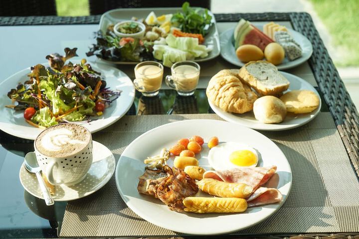 Breakfast/Coffee Service 69 of 87