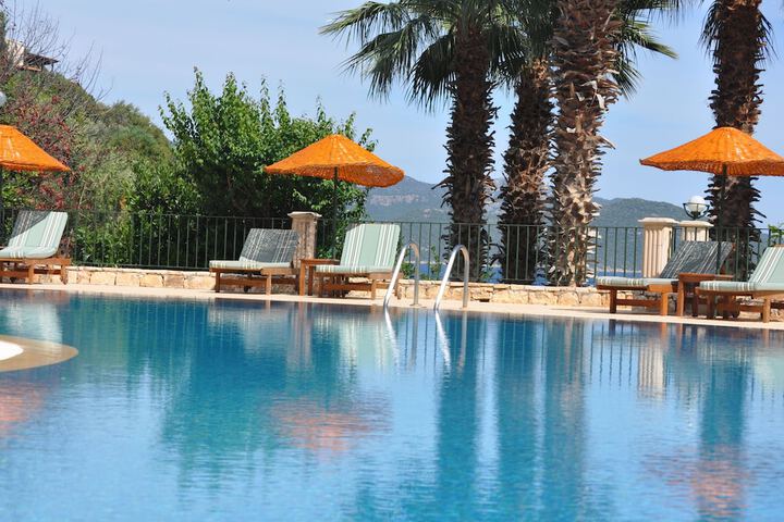 Pool 34 of 90