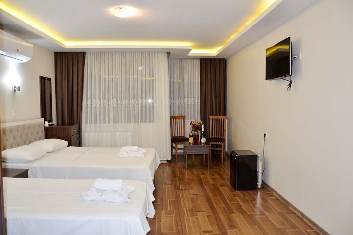 Room 13 of 26